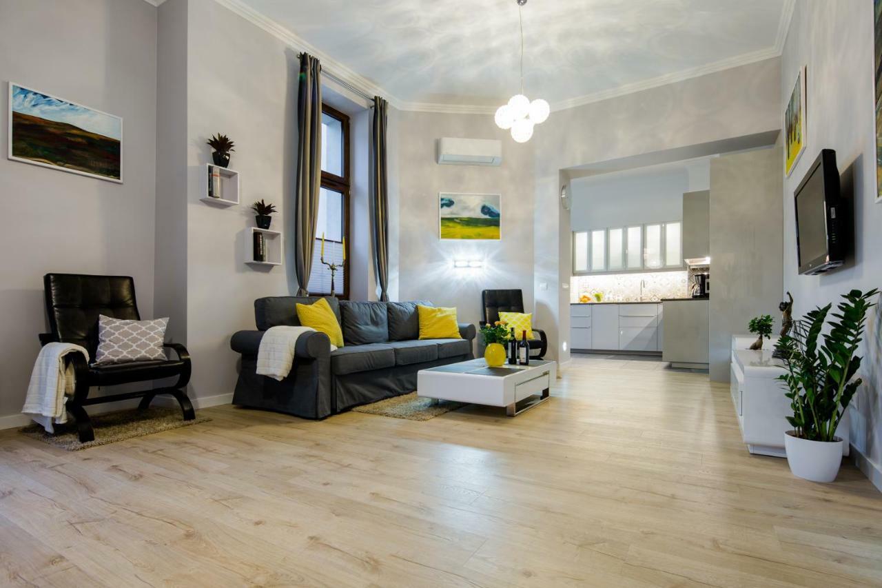 Kings Landing Apartament คราคูฟ ภายนอก รูปภาพ