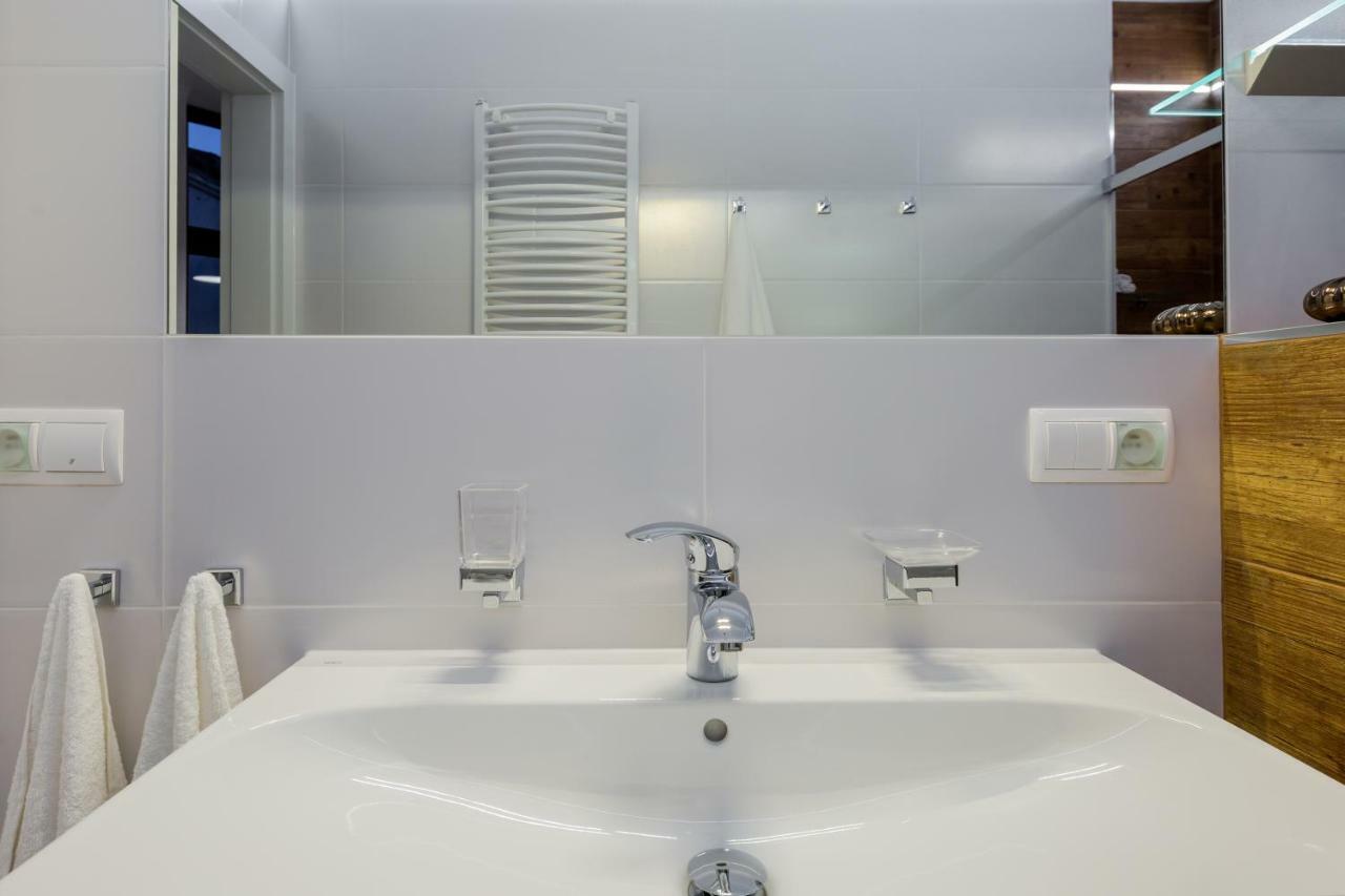 Kings Landing Apartament คราคูฟ ภายนอก รูปภาพ
